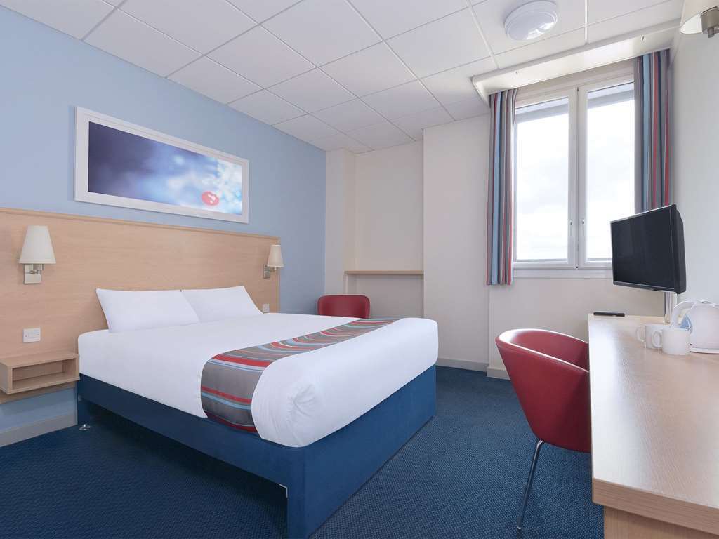 Travelodge Bath Central Habitación foto