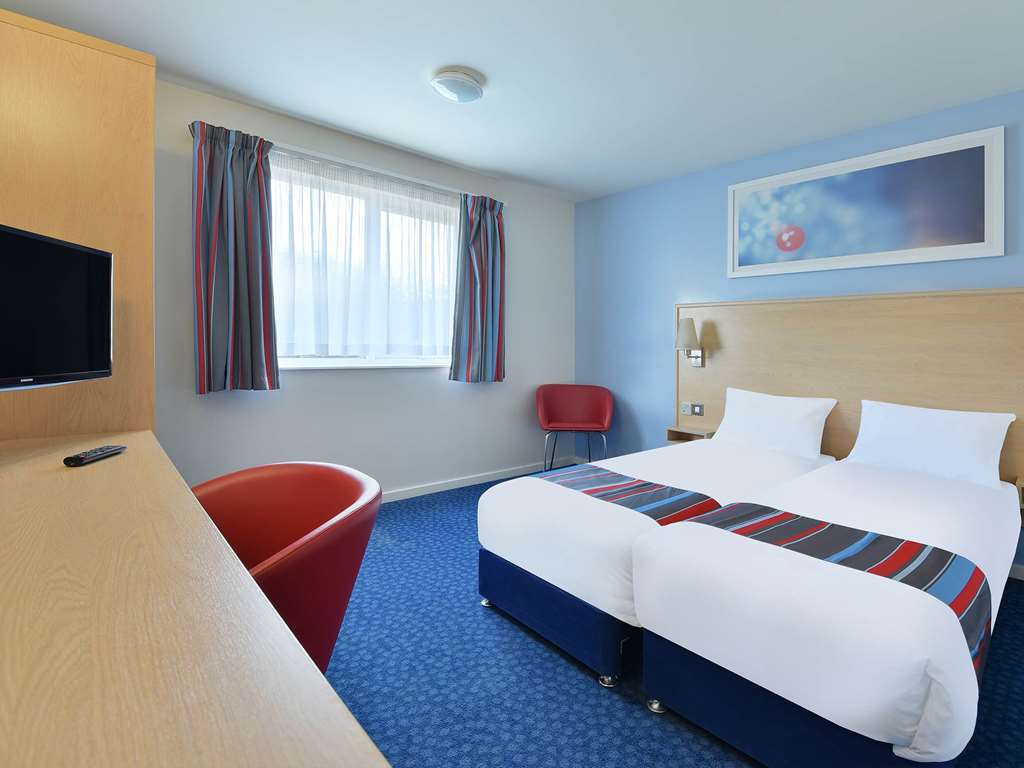 Travelodge Bath Central Habitación foto